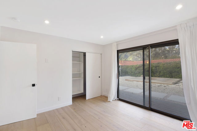 24728 Vantage Point Terrace, Malibu CA: https://media.crmls.org/mediaz/dc6adf99-d817-4a8a-aaa7-6a19b26c6257.jpg