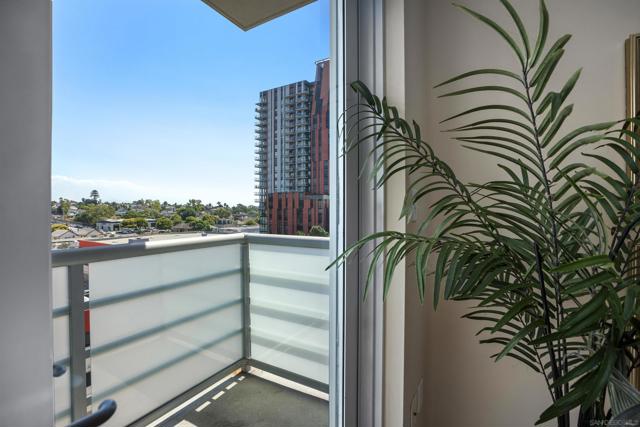 550 15TH ST #608, San Diego, California 92101, 1 Bedroom Bedrooms, ,1 BathroomBathrooms,Condominium,For Sale,15TH ST #608,240021885SD