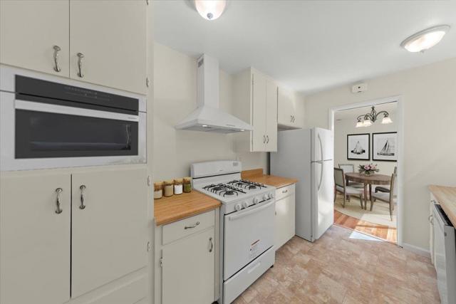 41 Ralston Drive, Monterey CA: https://media.crmls.org/mediaz/dc6b3324-8ef5-457f-86e5-eb2a661c4ed7.jpg