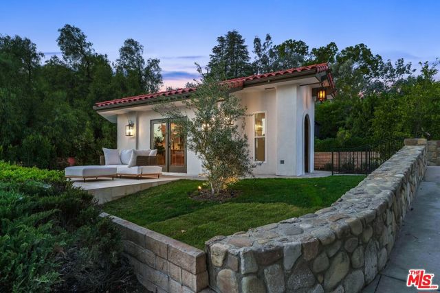 431 Montana Circle, Ojai CA: https://media.crmls.org/mediaz/dc6be8c8-8124-441c-b3dc-db389dc3207f.jpg