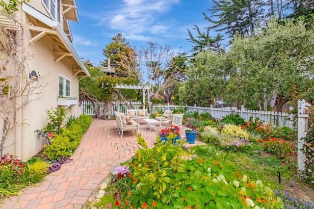 111 Farley Drive, Aptos CA: https://media.crmls.org/mediaz/dc6c1991-4af5-4ef8-83ed-73a6cccef5ab.jpg
