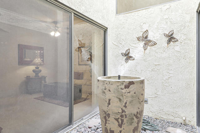 77576 Woodhaven Dr. N Drive, Palm Desert CA: https://media.crmls.org/mediaz/dc6c9fc9-ddbb-4400-bb20-dca814319f0f.jpg