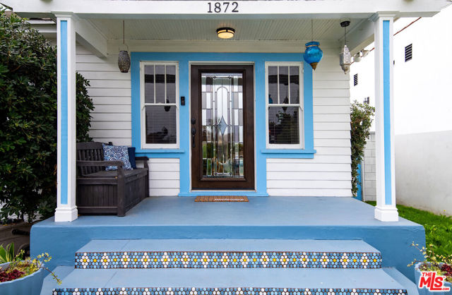 1872 W 38th Place, Los Angeles CA: https://media.crmls.org/mediaz/dc6d26a0-fbc6-4eb2-9bc5-4db4bd53758b.jpg