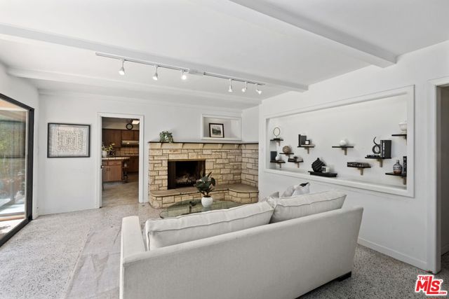 515 Warner Avenue, Los Angeles CA: https://media.crmls.org/mediaz/dc6d27dc-b705-41a0-ac4f-a5b118c55765.jpg