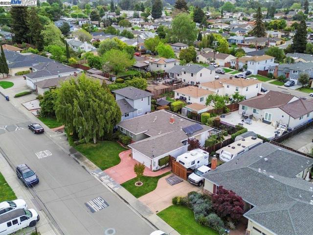 4311 Circle Ave, Castro Valley CA: https://media.crmls.org/mediaz/dc6dd673-06d4-4076-8f6f-ec4073ab51ae.jpg