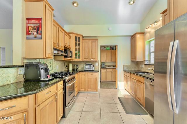 Detail Gallery Image 13 of 33 For 18940 Timber Pointe Dr, Fort Bragg,  CA 95437 - 4 Beds | 3 Baths