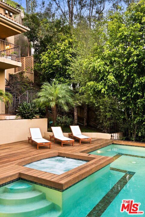 2505 Bowmont Drive, Beverly Hills CA: https://media.crmls.org/mediaz/dc6e57e8-00af-412a-850f-5e08b16fe070.jpg