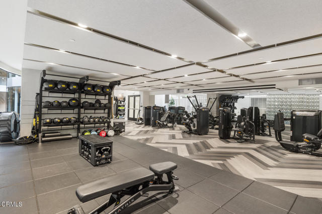 400 S Broadway, Los Angeles CA: https://media.crmls.org/mediaz/dc6eb024-bec3-4836-b674-b9dc321f9876.jpg