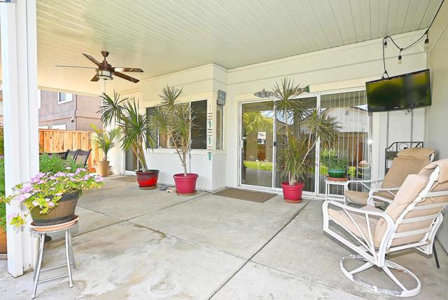 4525 Wolverine Way, Antioch CA: https://media.crmls.org/mediaz/dc6ed600-c5f4-4c85-8cdc-acd31e2628dc.jpg