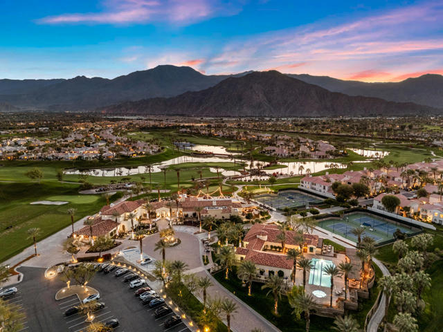 50605 Verano Drive, La Quinta CA: https://media.crmls.org/mediaz/dc6ef4e5-3ffd-4a9b-bd9c-96617abbf1cf.jpg