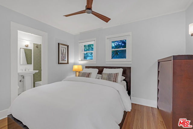 7024 De Longpre Avenue, Los Angeles CA: https://media.crmls.org/mediaz/dc6ef6c4-f4b7-49df-bb5e-99a7915588aa.jpg