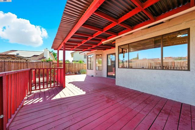2524 Brazil Ct, Antioch CA: https://media.crmls.org/mediaz/dc6f3033-f65b-4f9b-9389-e76b54ec25af.jpg