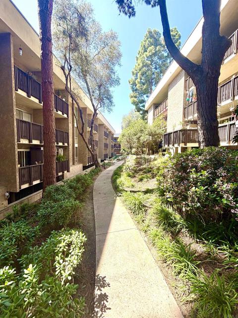 Detail Gallery Image 2 of 19 For 6202 Friars Rd #302,  San Diego,  CA 92108 - 2 Beds | 1 Baths