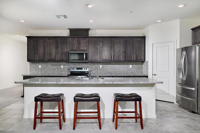 Detail Gallery Image 9 of 53 For 13410 Herringbone Ct, Valley Center,  CA 92082 - 4 Beds | 2/1 Baths