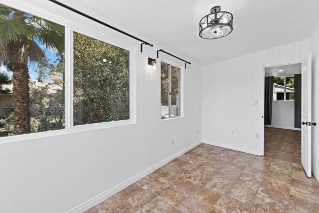 10119 Grandview, La Mesa CA: https://media.crmls.org/mediaz/dc7096fc-d686-4eb9-a3d2-8bb57761008b.jpg
