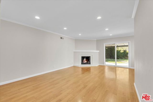 6649 Whitman Avenue, Lake Balboa CA: https://media.crmls.org/mediaz/dc71b789-ce5d-4181-8e5e-e339aa8a6e36.jpg