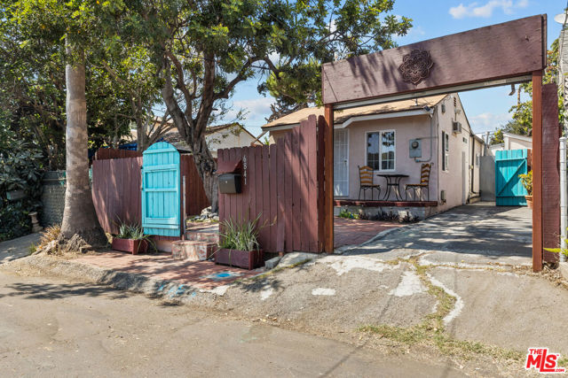 6841 Haywood Street photo 5