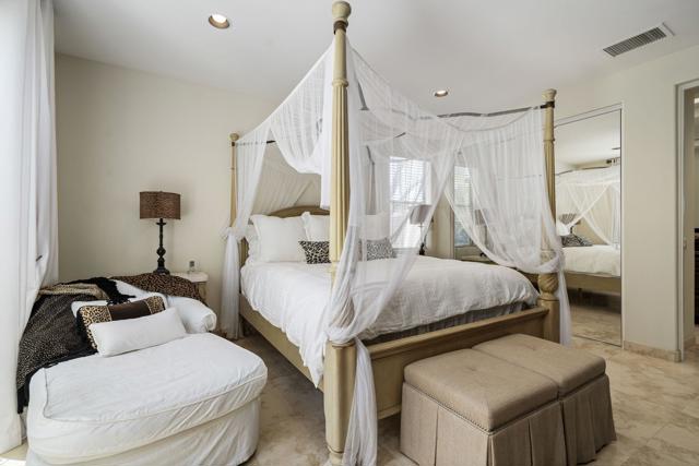 945 Hawk Hill Trail, Palm Desert CA: https://media.crmls.org/mediaz/dc727fd2-bbc5-47d3-abc2-4de17f2c118c.jpg