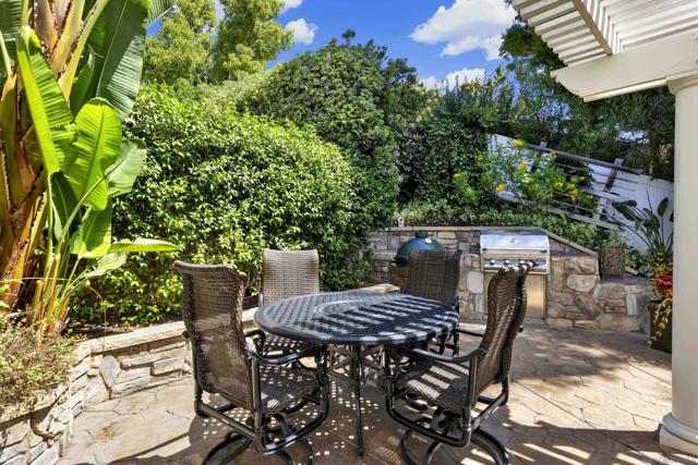 17233 Cuvee Ct, Poway CA: https://media.crmls.org/mediaz/dc72a6d3-913e-42aa-8f93-cf1a99c4875a.jpg