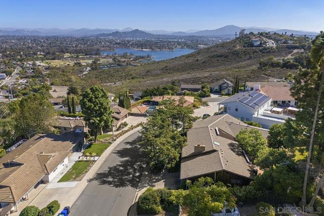 6346 Ridge Manor Avenue, San Diego CA: https://media.crmls.org/mediaz/dc7323e7-3d42-4c26-abb2-eaffa370bf89.jpg