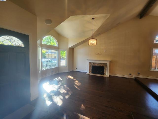 1127 Mataro Ct, Pleasanton CA: https://media.crmls.org/mediaz/dc733551-dec8-4b46-806e-b5148af58a30.jpg