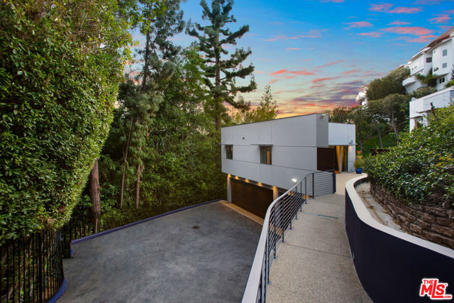 Image 10 of 26 For 9240 Warbler Way