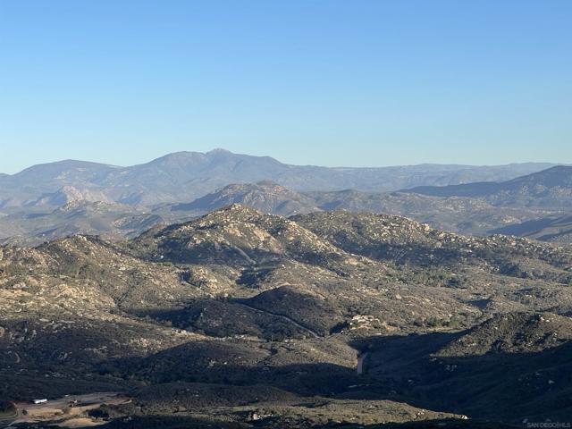 17441 Dos Picos Park Road, Ramona CA: https://media.crmls.org/mediaz/dc7454f7-e530-47ba-90a8-ca32ef30a46a.jpg