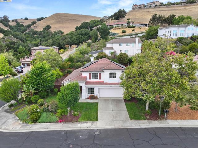1000 Silver Maple Lane, Hayward CA: https://media.crmls.org/mediaz/dc74f47f-840e-43ea-8fa8-07b3b40dfc3a.jpg