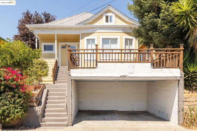 2005 36th Avenue, Oakland CA: https://media.crmls.org/mediaz/dc75aa5f-2fc0-4213-8946-b3e41d8d861f.jpg