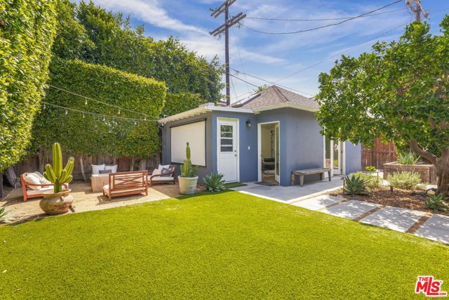 2590 Armacost Avenue, Los Angeles CA: https://media.crmls.org/mediaz/dc766ae3-6131-46e4-a121-d6bdf32511fd.jpg