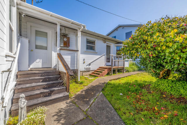 620 Stewart Street, Fort Bragg CA: https://media.crmls.org/mediaz/dc769884-86a9-425b-803d-f04e3171ca30.jpg