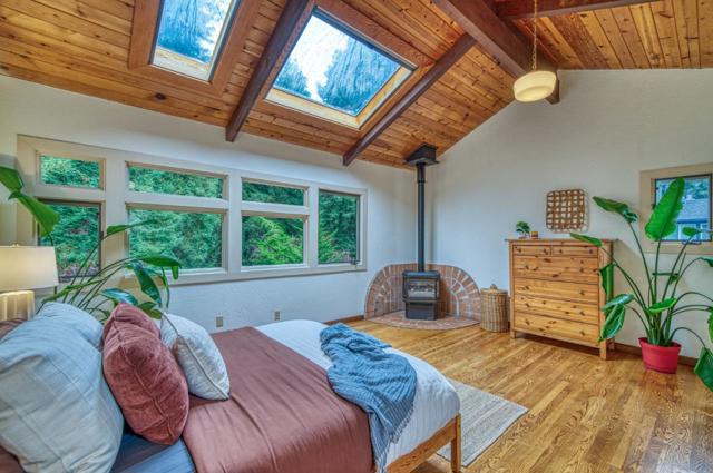 9013 Rhodes Avenue, Aptos CA: https://media.crmls.org/mediaz/dc776f8f-fa92-441a-bfc4-cc9a558af5ac.jpg