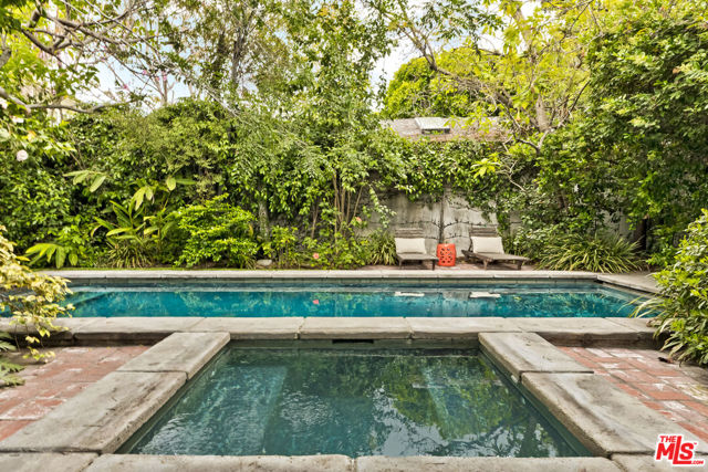 232 N Arden Boulevard, Los Angeles CA: https://media.crmls.org/mediaz/dc77a011-90c8-4c70-8c6a-a17806f1c4be.jpg