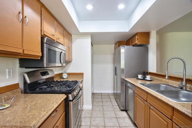 13202 Salmon River Rd, San Diego CA: https://media.crmls.org/mediaz/dc77a135-d703-44c6-8890-1c0cfccfb67e.jpg