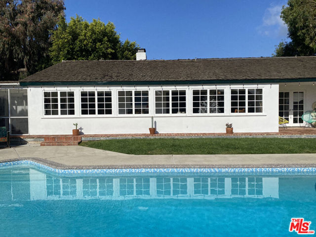 6970 Fernhill Drive, Malibu CA: https://media.crmls.org/mediaz/dc781de5-ec09-4b03-bd37-a17c1f62e03e.jpg