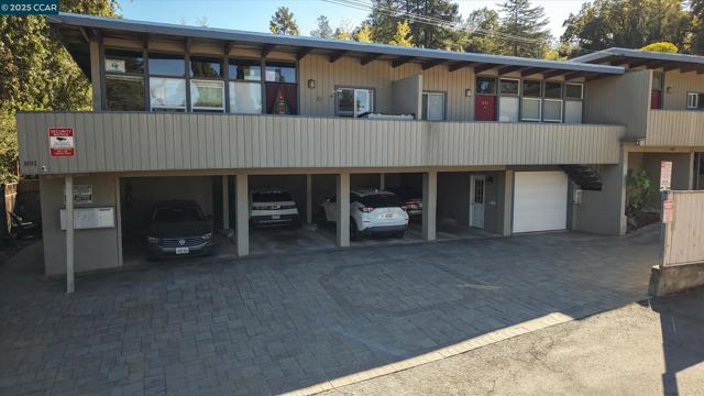 891 Bell Street, Lafayette CA: https://media.crmls.org/mediaz/dc787135-001a-41dd-bc76-3640aca7c29f.jpg