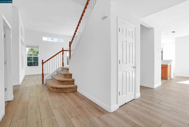 14 Renoir Ct, Oakley CA: https://media.crmls.org/mediaz/dc790d03-7636-40a9-a290-82e438a34f32.jpg