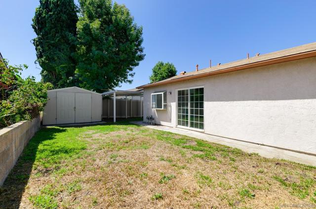 531 Bluffview Rd, Spring Valley CA: https://media.crmls.org/mediaz/dc791974-7aad-48c1-9a39-80d9194ec9f4.jpg