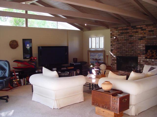2130 Ward Way, Woodside CA: https://media.crmls.org/mediaz/dc7981be-e0de-43c4-aa45-67f8735f611b.jpg