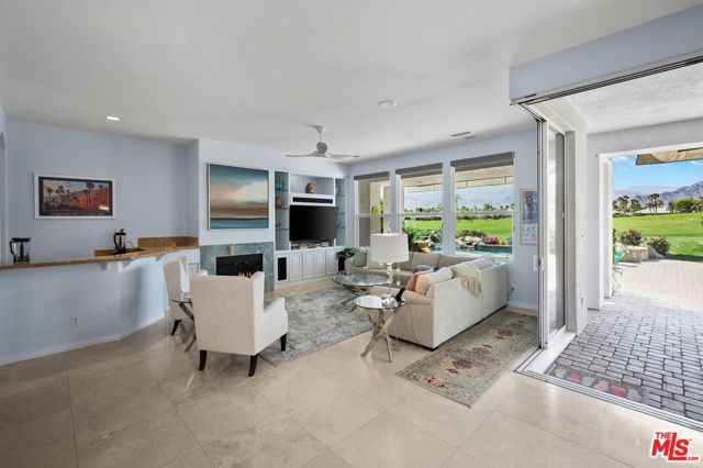 56645 Mountain, La Quinta CA: https://media.crmls.org/mediaz/dc79d3ee-d0f9-4a01-83f9-0ae42d411e5b.jpg