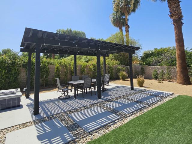 72278 Barbara Drive, Rancho Mirage CA: https://media.crmls.org/mediaz/dc7a9045-7dde-419a-8199-11381e2cb3af.jpg