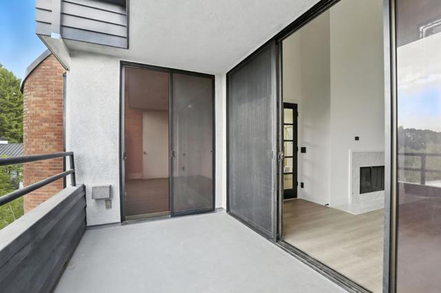 4728 Park Encino Lane, Encino CA: https://media.crmls.org/mediaz/dc7b7971-6a83-47a2-b4b9-44f19d886b82.jpg
