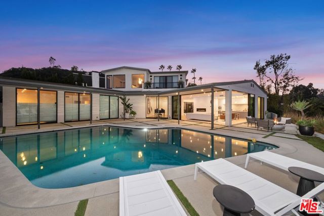 8545 Charl Lane, Los Angeles CA: https://media.crmls.org/mediaz/dc7b9373-9ee9-4276-a86e-5f57d84439ba.jpg
