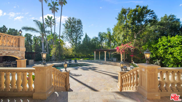 10801 Bothwell Road, Chatsworth CA: https://media.crmls.org/mediaz/dc7ce03b-310d-413d-bb75-64c9ec1408ab.jpg