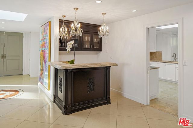 9620 Highridge Drive, Beverly Hills CA: https://media.crmls.org/mediaz/dc7d532d-9221-4c85-8bde-728092037202.jpg