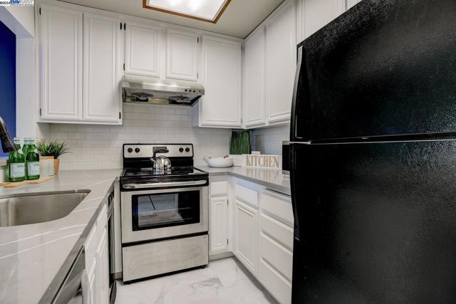 Image 20 of 51 For 6047 Joaquin Murieta Ave  F