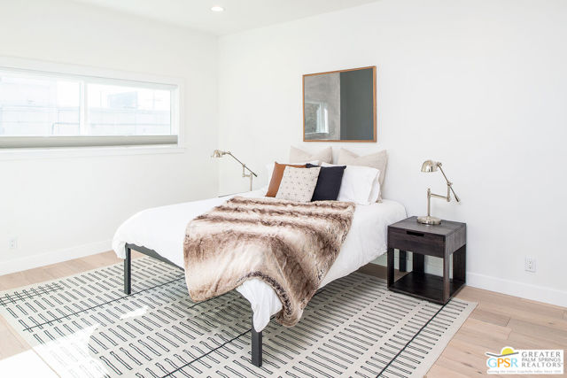 717 N ORLANDO Avenue, Los Angeles CA: https://media.crmls.org/mediaz/dc7e0fab-0ca2-460e-ac43-243dca1ed5fd.jpg