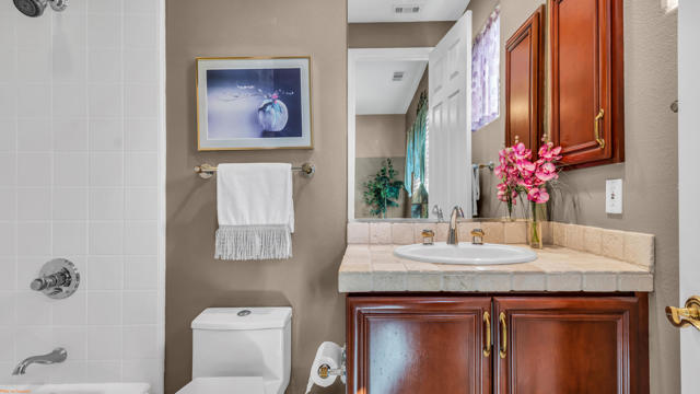 97 Via Bella, Rancho Mirage CA: https://media.crmls.org/mediaz/dc7e1ec0-2254-4576-bc62-9d195433f80f.jpg