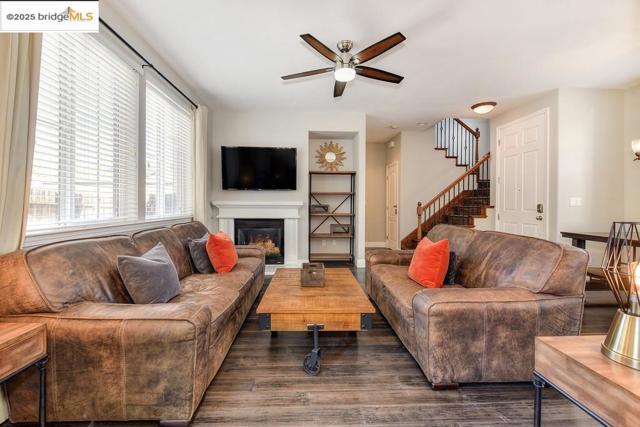 Image 12 of 43 For 390 Caravaggio Cir