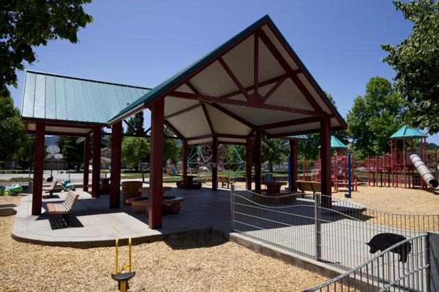 1250 Sunrise Drive, Gilroy CA: https://media.crmls.org/mediaz/dc805233-bf89-43a2-b729-21084990806e.jpg